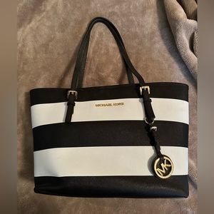 Michael Kors Jet Set Stripe Saffiano Tote